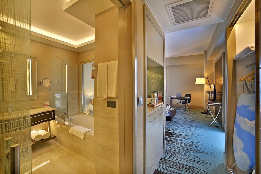 Hotel Ramada By Wyndham İskenderun Exterior foto