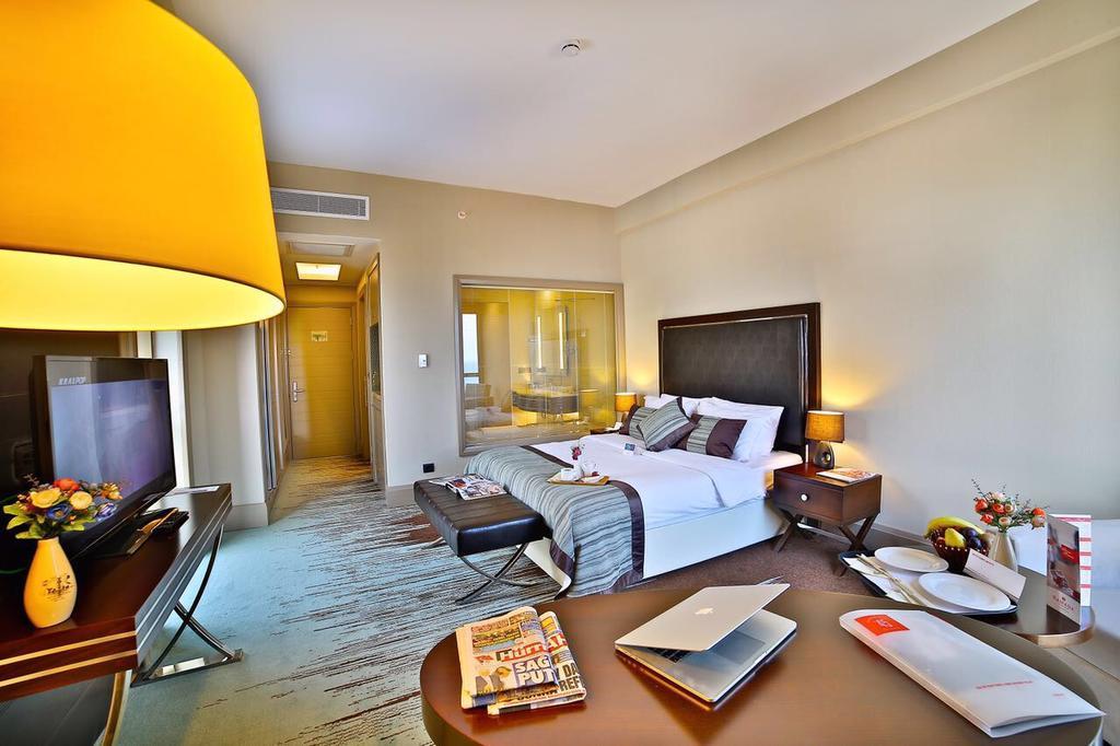Hotel Ramada By Wyndham İskenderun Exterior foto